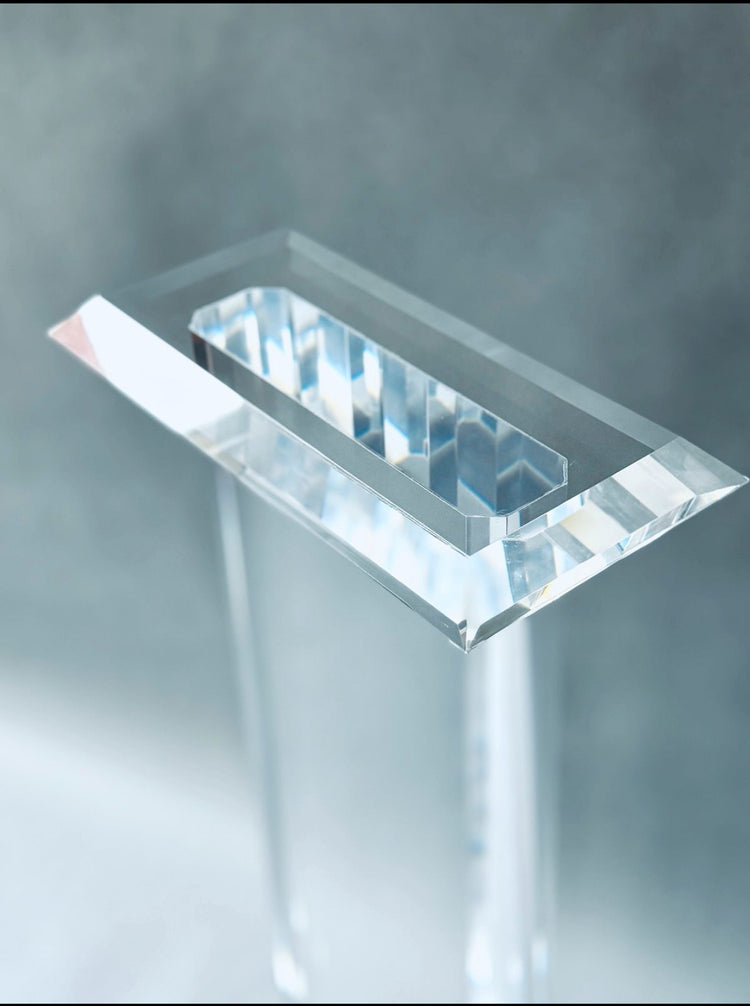 Sockel aus massivem Acrylglas Podest Kunst Präsentation