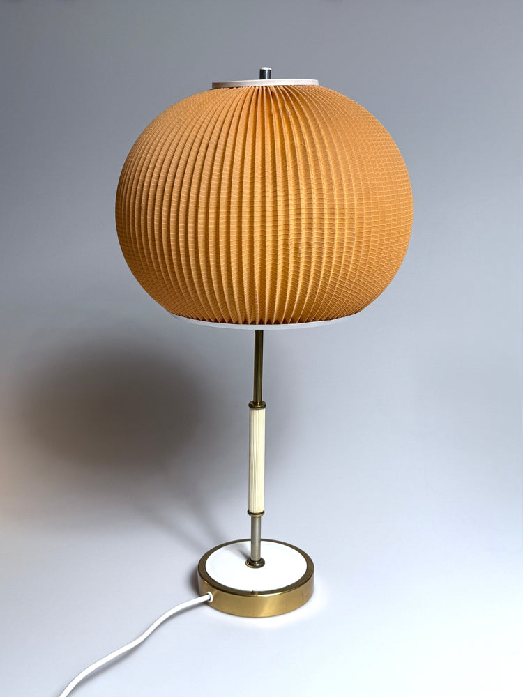 Tischlampe mit rundem Plissé-Schirm vom VEB Stadtilm Space Age DDR