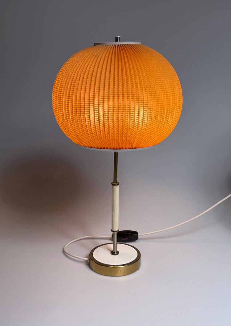 Tischlampe mit rundem Plissé-Schirm vom VEB Stadtilm Space Age DDR