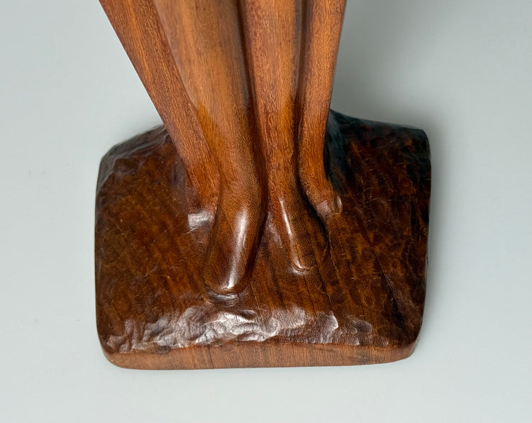 Große handgeschnitzte Skulptur aus massivem Teakholz „Frau mit Boot“, 1960er
