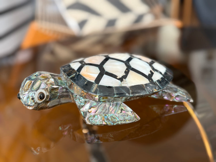 Schildkröte aus Perlmutt und Obsidian Handarbeit aus Mexiko