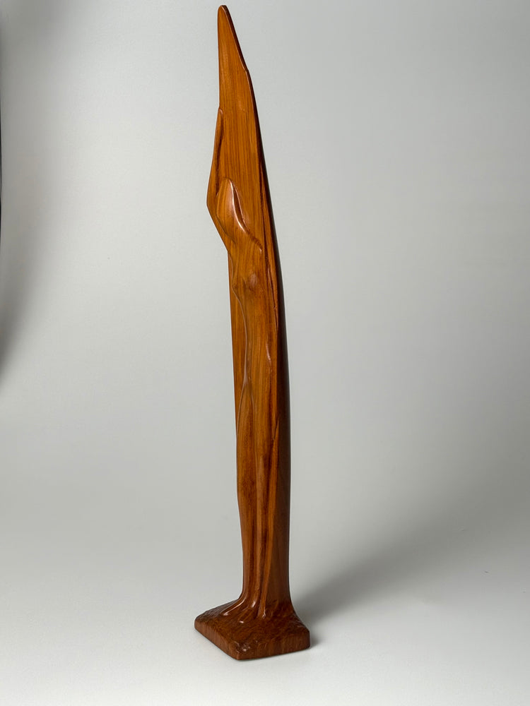 Große handgeschnitzte Skulptur aus massivem Teakholz „Frau mit Boot“, 1960er