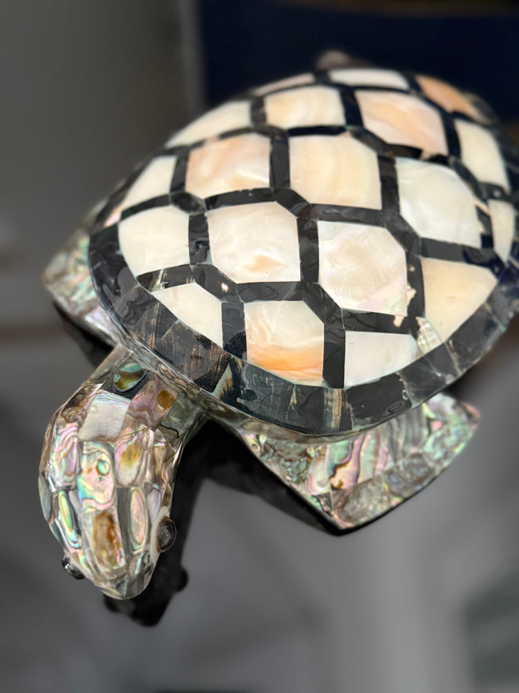 Schildkröte aus Perlmutt und Obsidian Handarbeit aus Mexiko