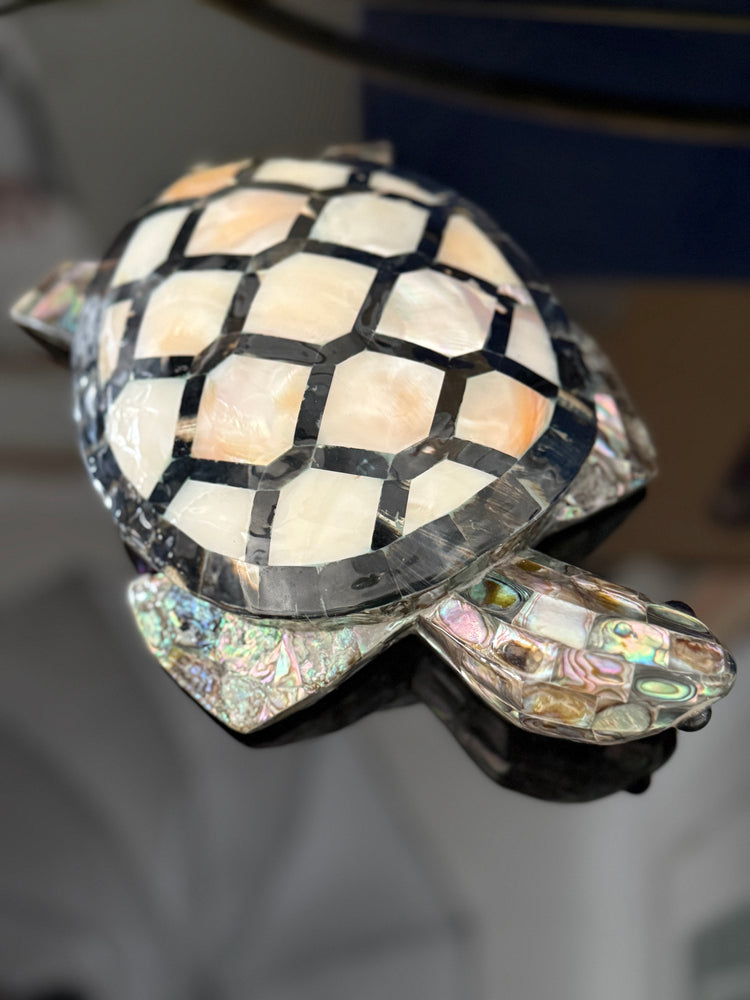 Schildkröte aus Perlmutt und Obsidian Handarbeit aus Mexiko