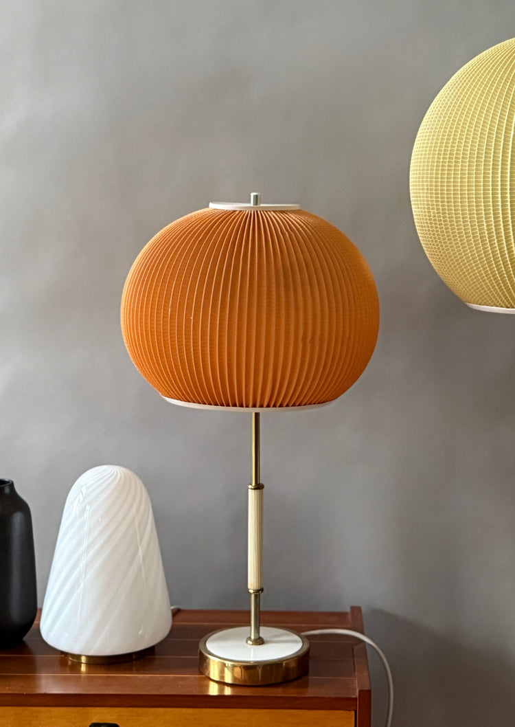 Tischlampe mit rundem Plissé-Schirm vom VEB Stadtilm Space Age DDR