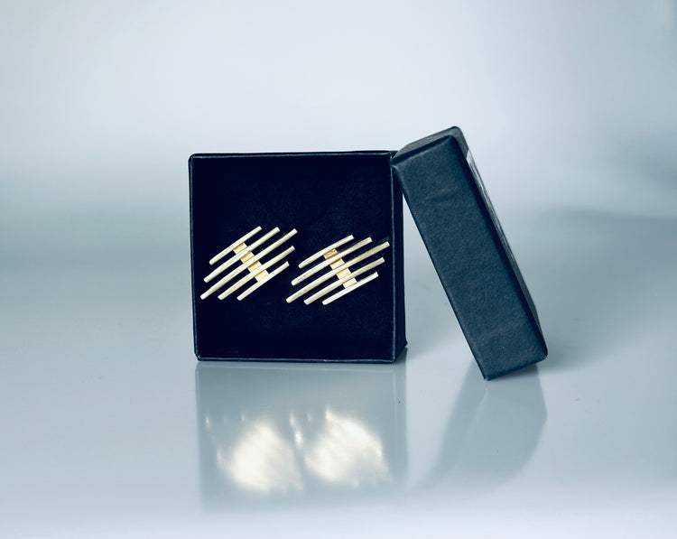 Manschettenknöpfe vergoldet Design 1960er grafisch gepunzt Gitter Plaqué Modern