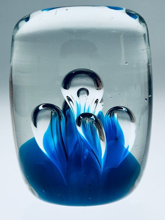 Paperweight Briefbeschwerer Schwefelglas 1970er blau Handarbeit glas art