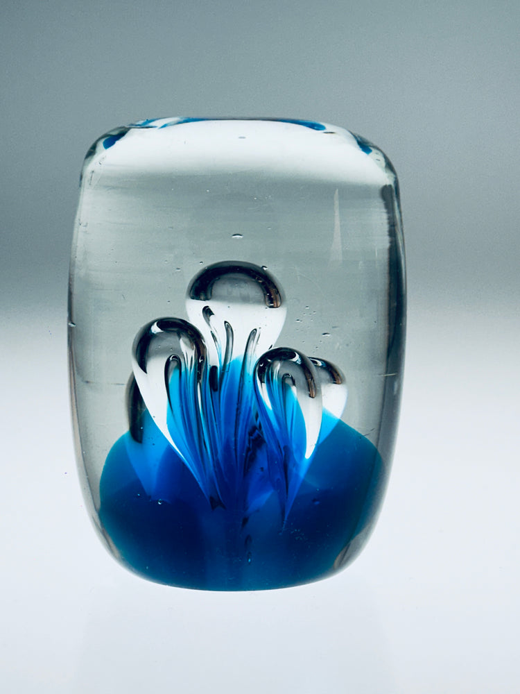 Paperweight Briefbeschwerer Schwefelglas 1970er blau Handarbeit glas art