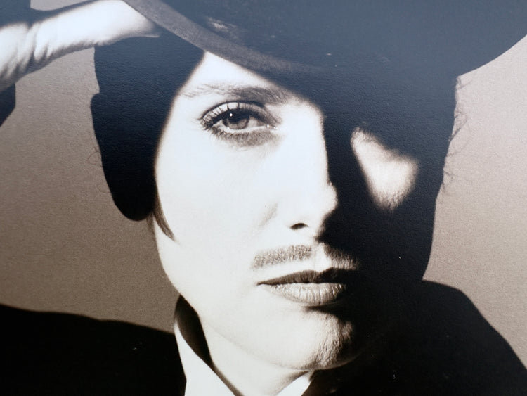 1980er Catherine Deneuve Portrait Fotografie Druck Hut Barry McKinley Modefotografie Sammler