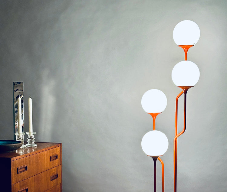 Goffredo Reggiani Stehleuchte Stehlampe Lampe Orange Italien Modern 1970er Opalglas Midcentury Atomic Milk Glass