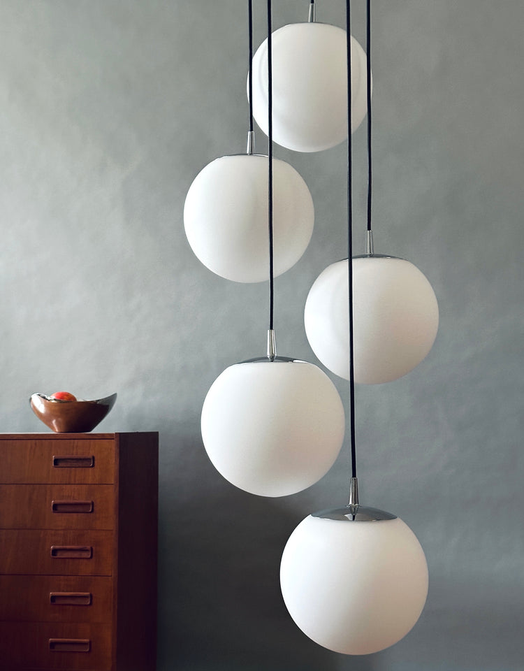 Kaskadenleuchte Lampe Peill & Putzler 5 Opal Glas Kugeln Chrom 1970er