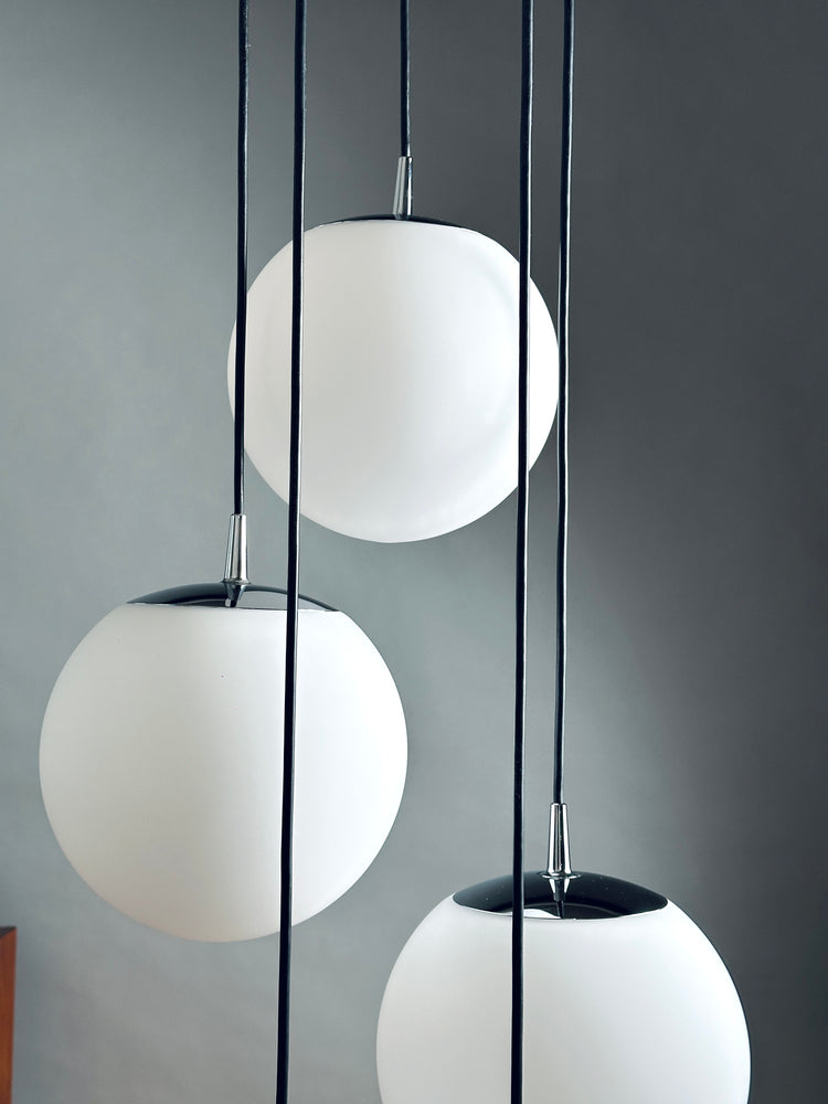 Kaskadenleuchte Lampe Peill & Putzler 5 Opal Glas Kugeln Chrom 1970er