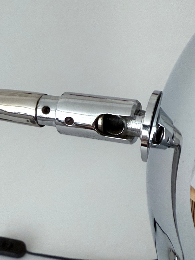 Joe Colombo Tischleuchte aus verchromtem Messing Frankreich 1970er