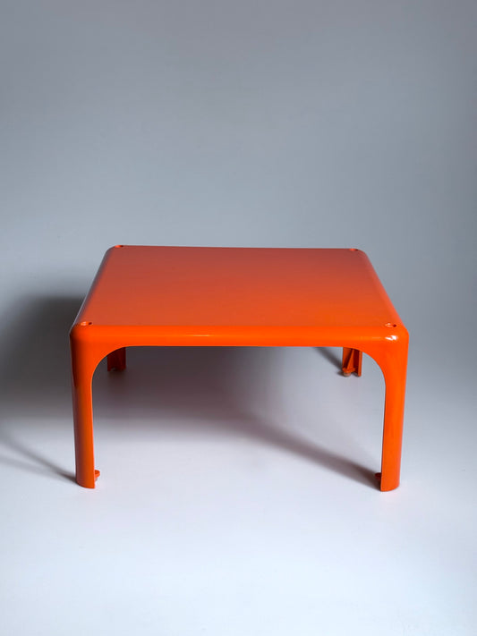 Demetrio 45 Beistelltisch Entwurf Vico Magistretti für Artemide 1970er