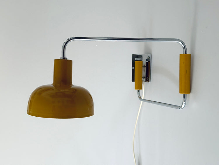 Wandleuchte Lampe gelb faltbar Architekt Platzwunder Studio Atelier Werkstatt 1960er