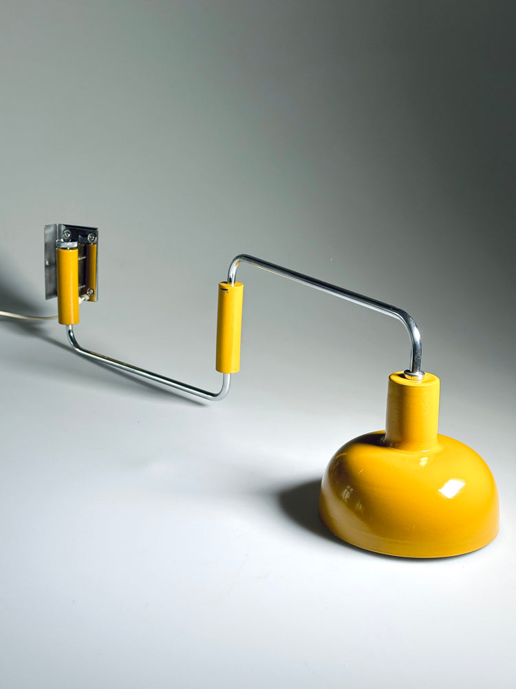 Wandleuchte Lampe gelb faltbar Architekt Platzwunder Studio Atelier Werkstatt 1960er