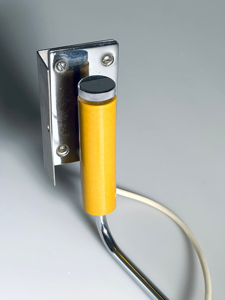 Wandleuchte Lampe gelb faltbar Architekt Platzwunder Studio Atelier Werkstatt 1960er