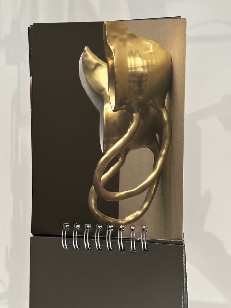 Ivan Jelinek Kunst Porzellan vergoldet Skulptur Tasse Teller Sahnekännchen Creamer Gold