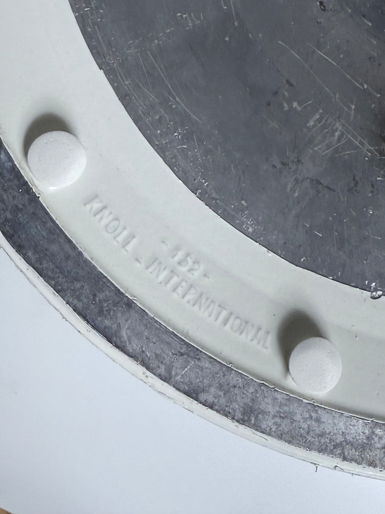 Fußhocker von Eero Sarinen für Knoll International mit Echtlederbezug in marineblau 1960er